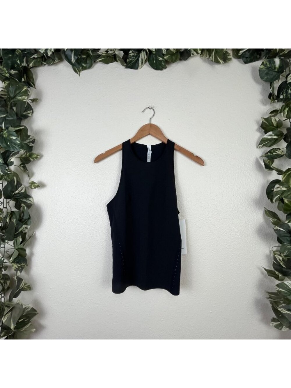 Lululemon Athletic Lightweight Stretch Run Tank Airflow Black NWT Women’s Sz 2